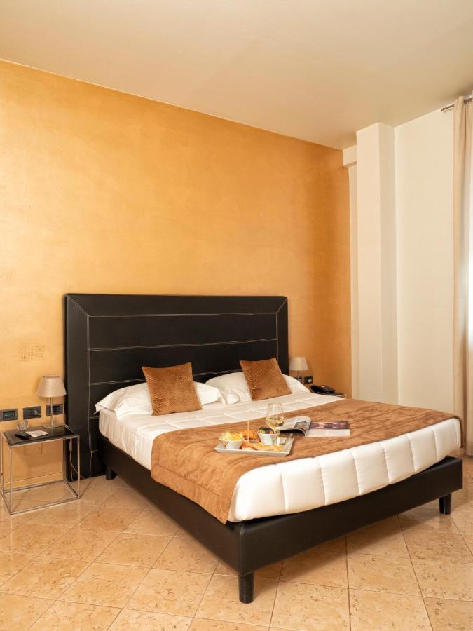 Hotel Europa Палаццоло-сулл'Ольйо Екстер'єр фото