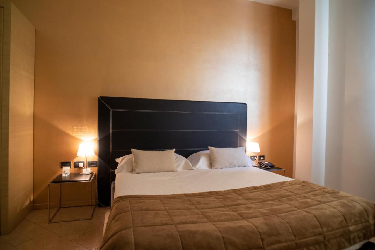 Hotel Europa Палаццоло-сулл'Ольйо Екстер'єр фото